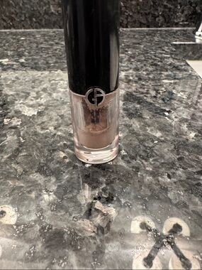 Giorgio Armani Nude Liquid To Powder Eye Shadow-soft iridescent color. Layerable